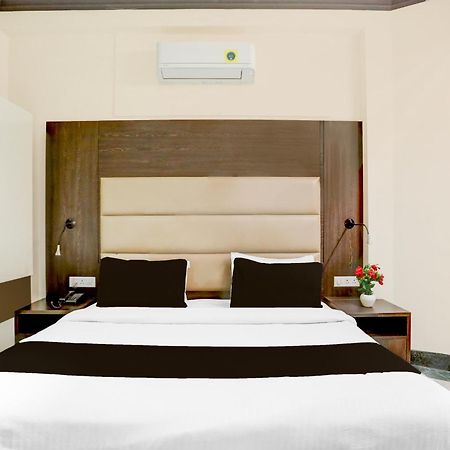 Super Townhouse Sushant Lok Phase 1 Formerly Hotel Neven Gurgaon Ngoại thất bức ảnh