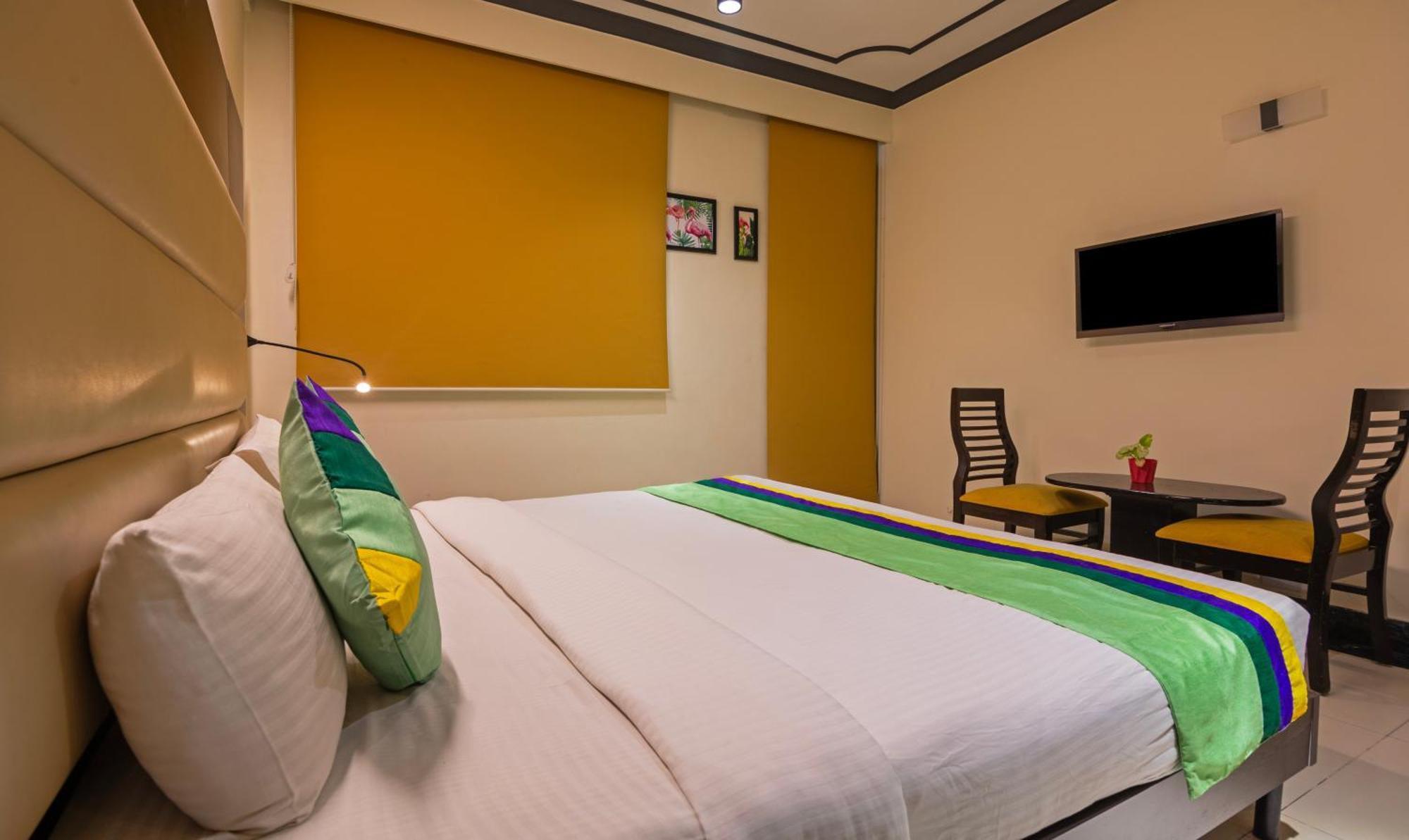 Super Townhouse Sushant Lok Phase 1 Formerly Hotel Neven Gurgaon Ngoại thất bức ảnh