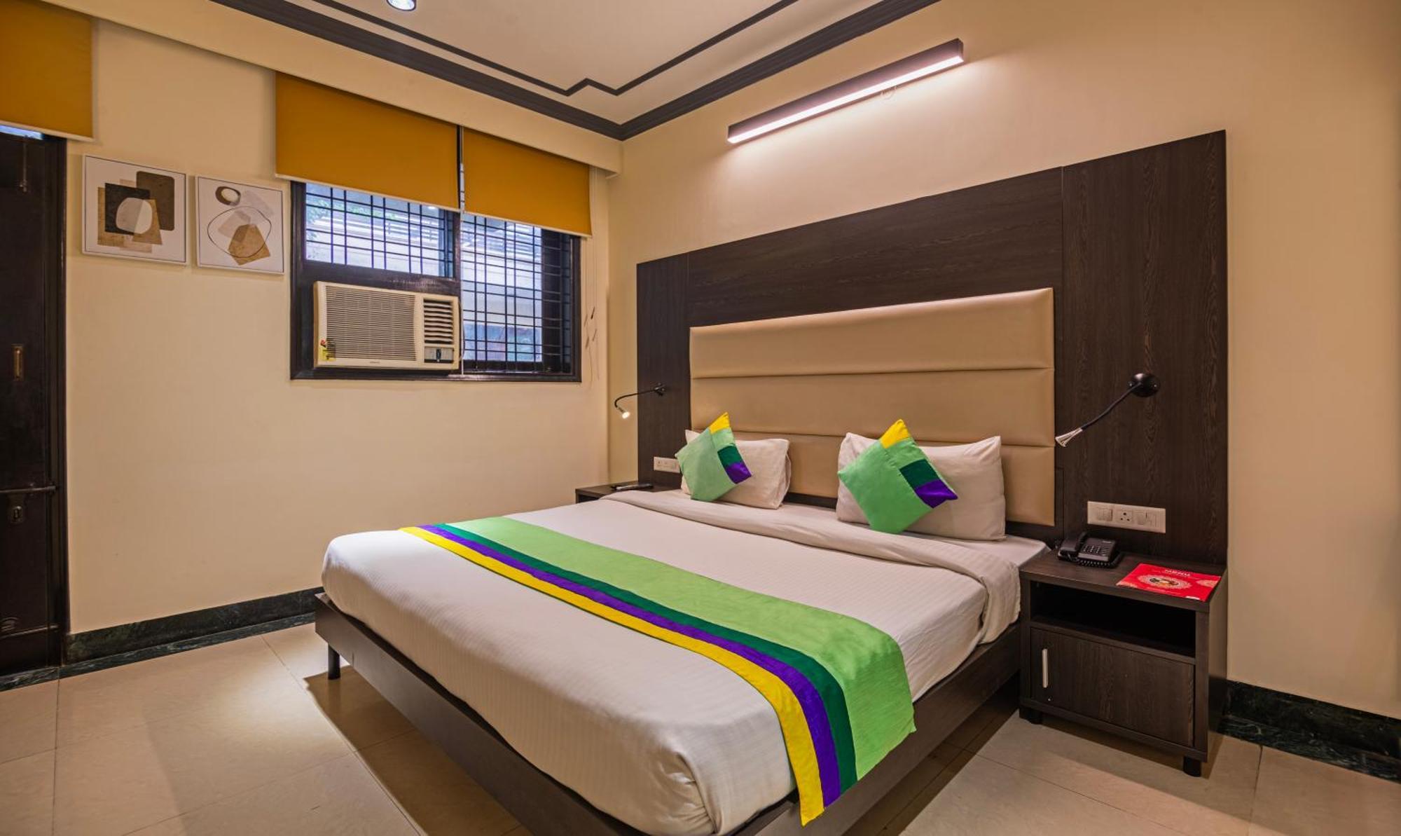 Super Townhouse Sushant Lok Phase 1 Formerly Hotel Neven Gurgaon Ngoại thất bức ảnh