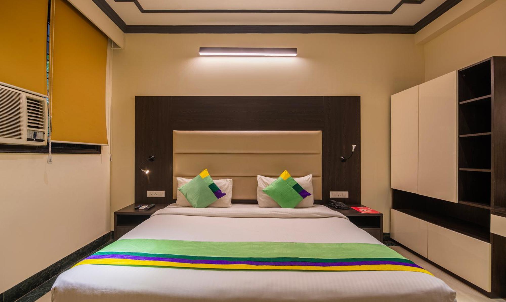 Super Townhouse Sushant Lok Phase 1 Formerly Hotel Neven Gurgaon Ngoại thất bức ảnh