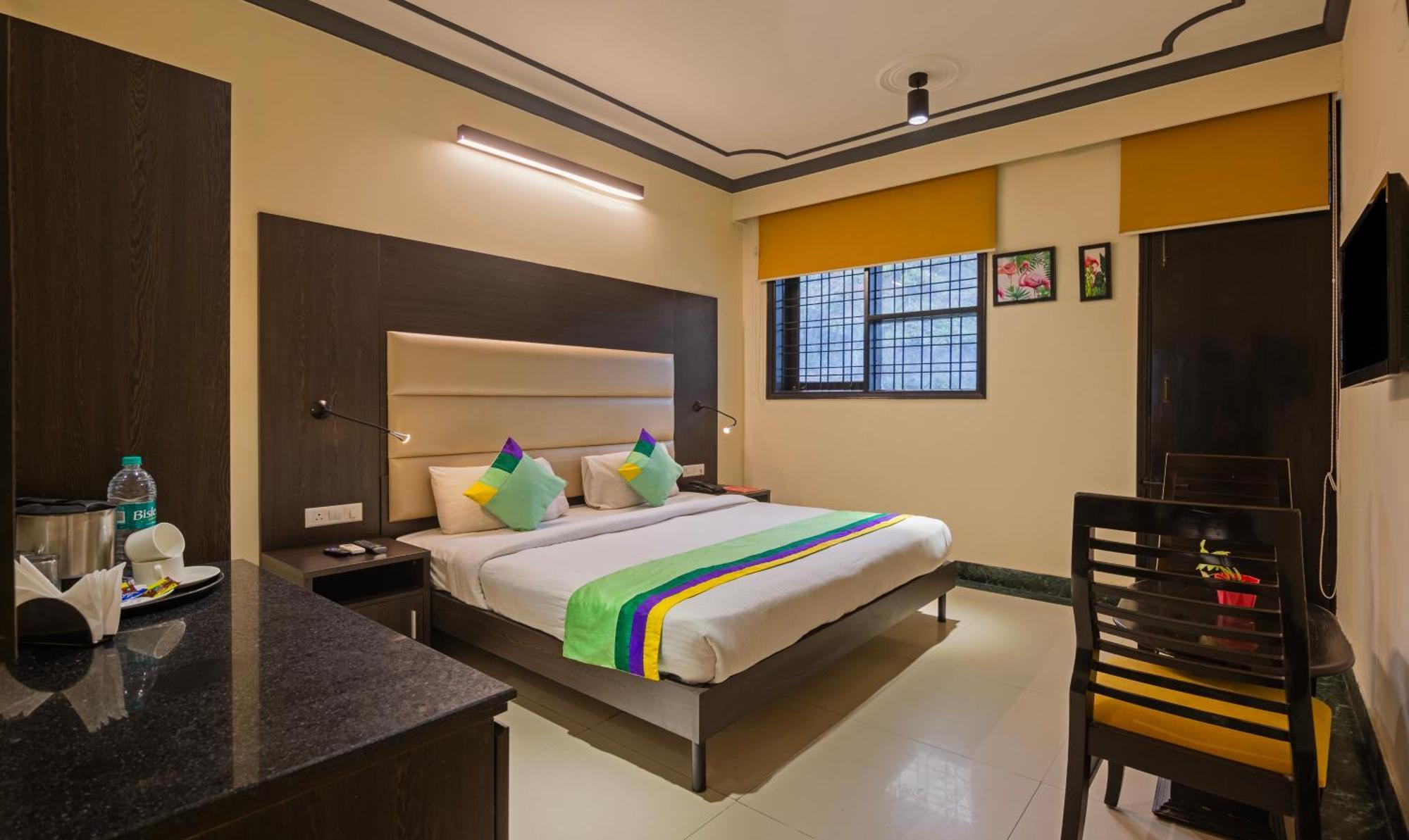 Super Townhouse Sushant Lok Phase 1 Formerly Hotel Neven Gurgaon Ngoại thất bức ảnh