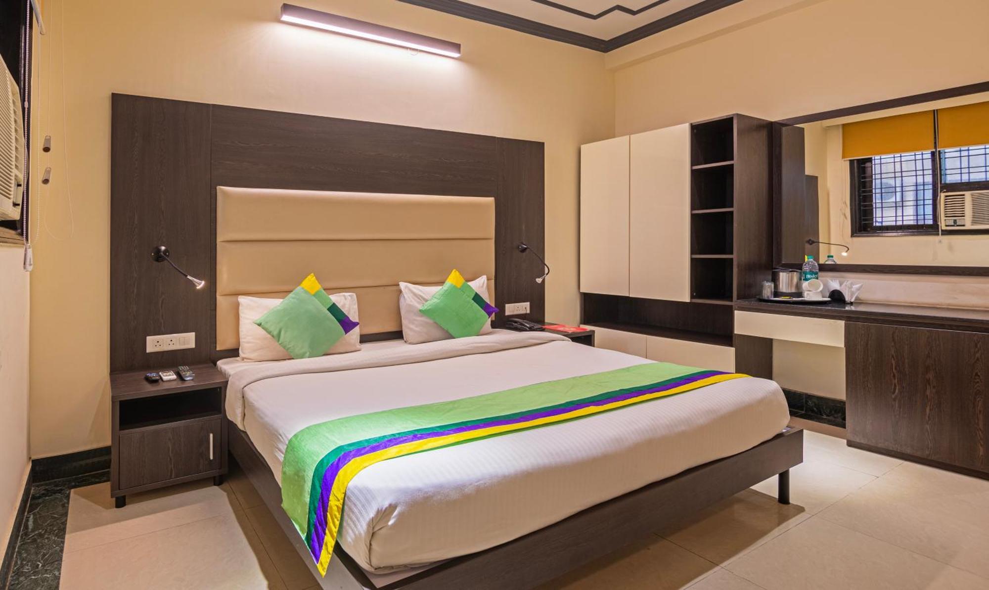 Super Townhouse Sushant Lok Phase 1 Formerly Hotel Neven Gurgaon Ngoại thất bức ảnh