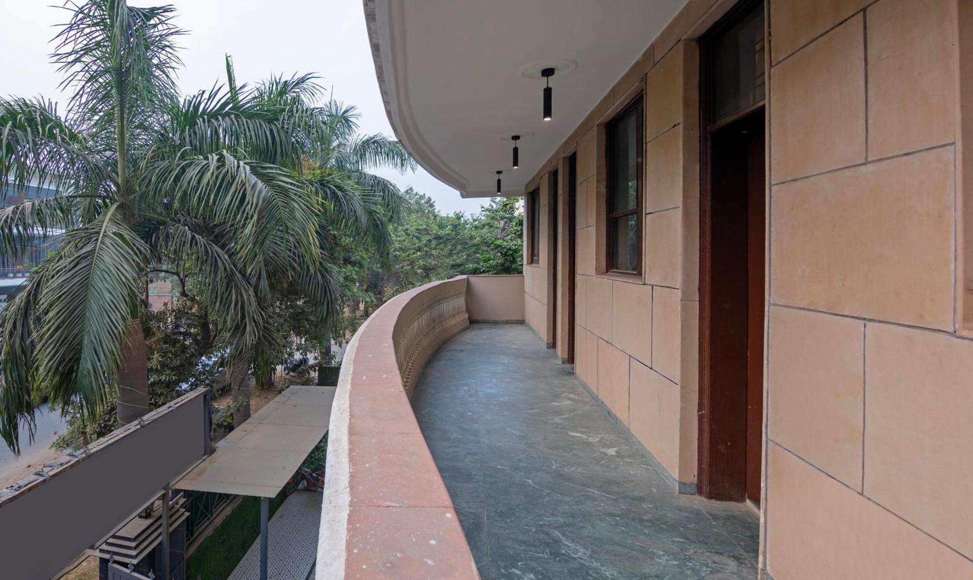 Super Townhouse Sushant Lok Phase 1 Formerly Hotel Neven Gurgaon Ngoại thất bức ảnh