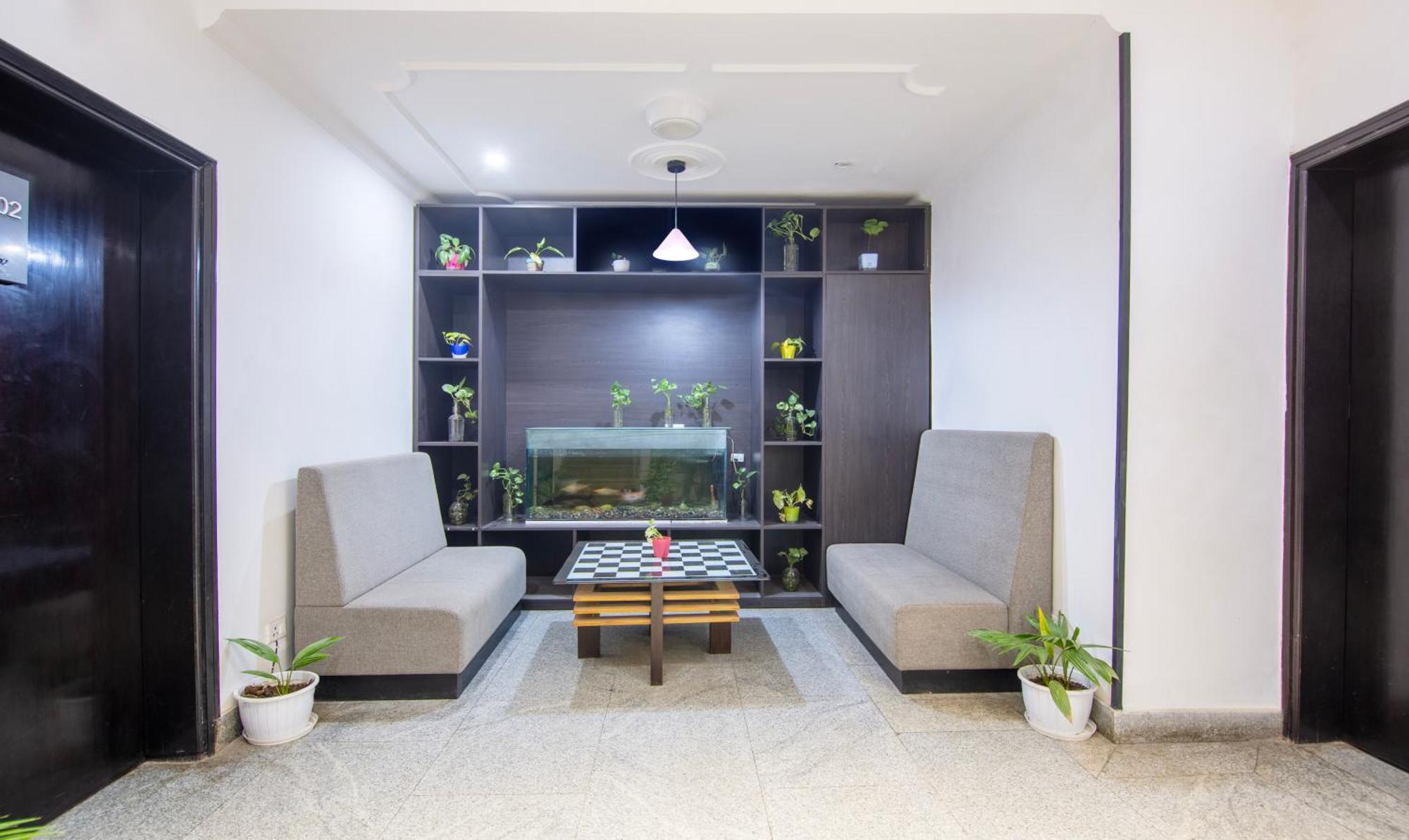 Super Townhouse Sushant Lok Phase 1 Formerly Hotel Neven Gurgaon Ngoại thất bức ảnh