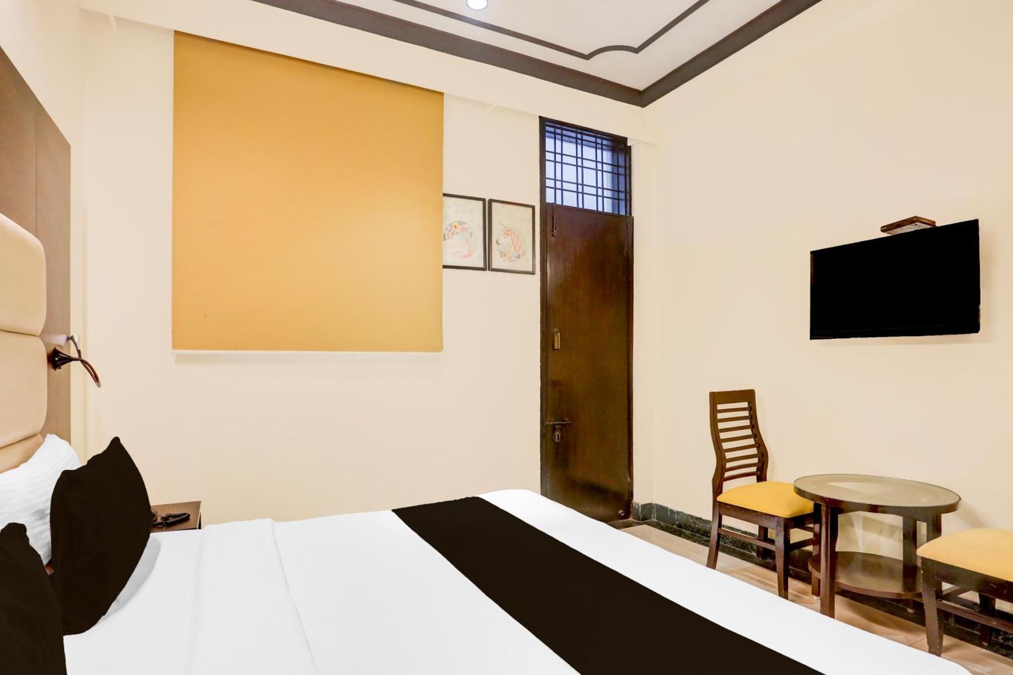 Super Townhouse Sushant Lok Phase 1 Formerly Hotel Neven Gurgaon Ngoại thất bức ảnh