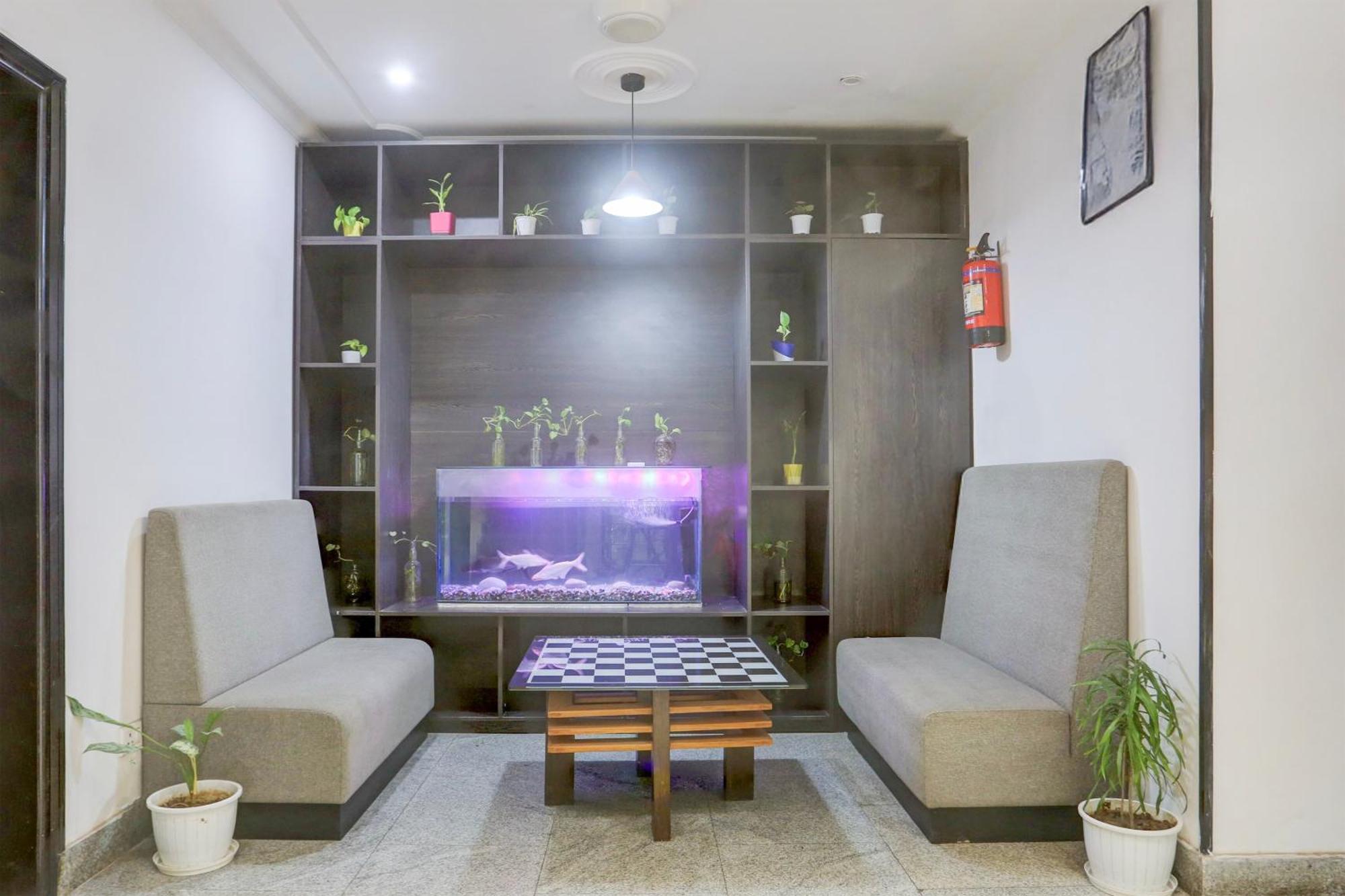 Super Townhouse Sushant Lok Phase 1 Formerly Hotel Neven Gurgaon Ngoại thất bức ảnh