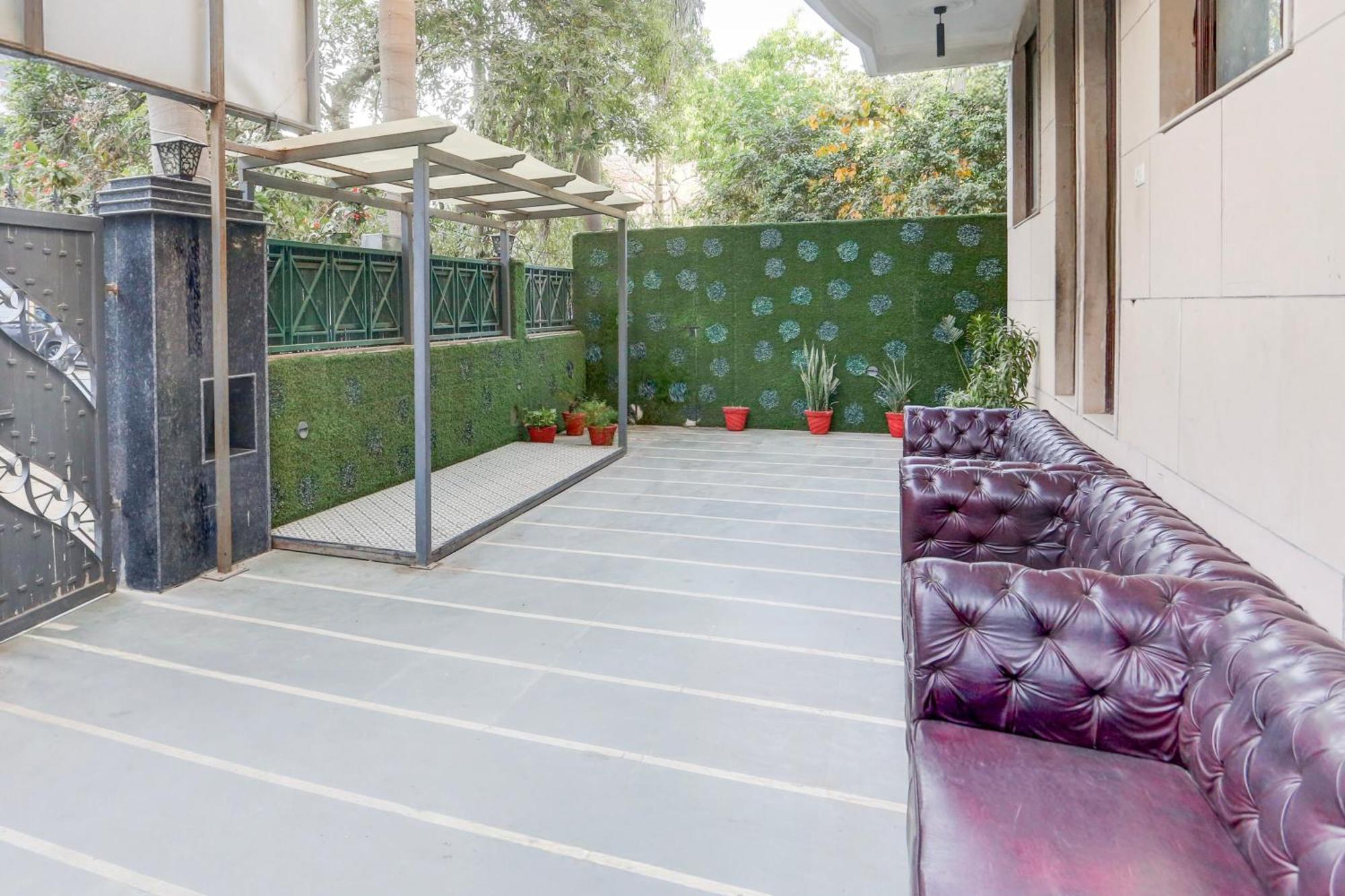 Super Townhouse Sushant Lok Phase 1 Formerly Hotel Neven Gurgaon Ngoại thất bức ảnh