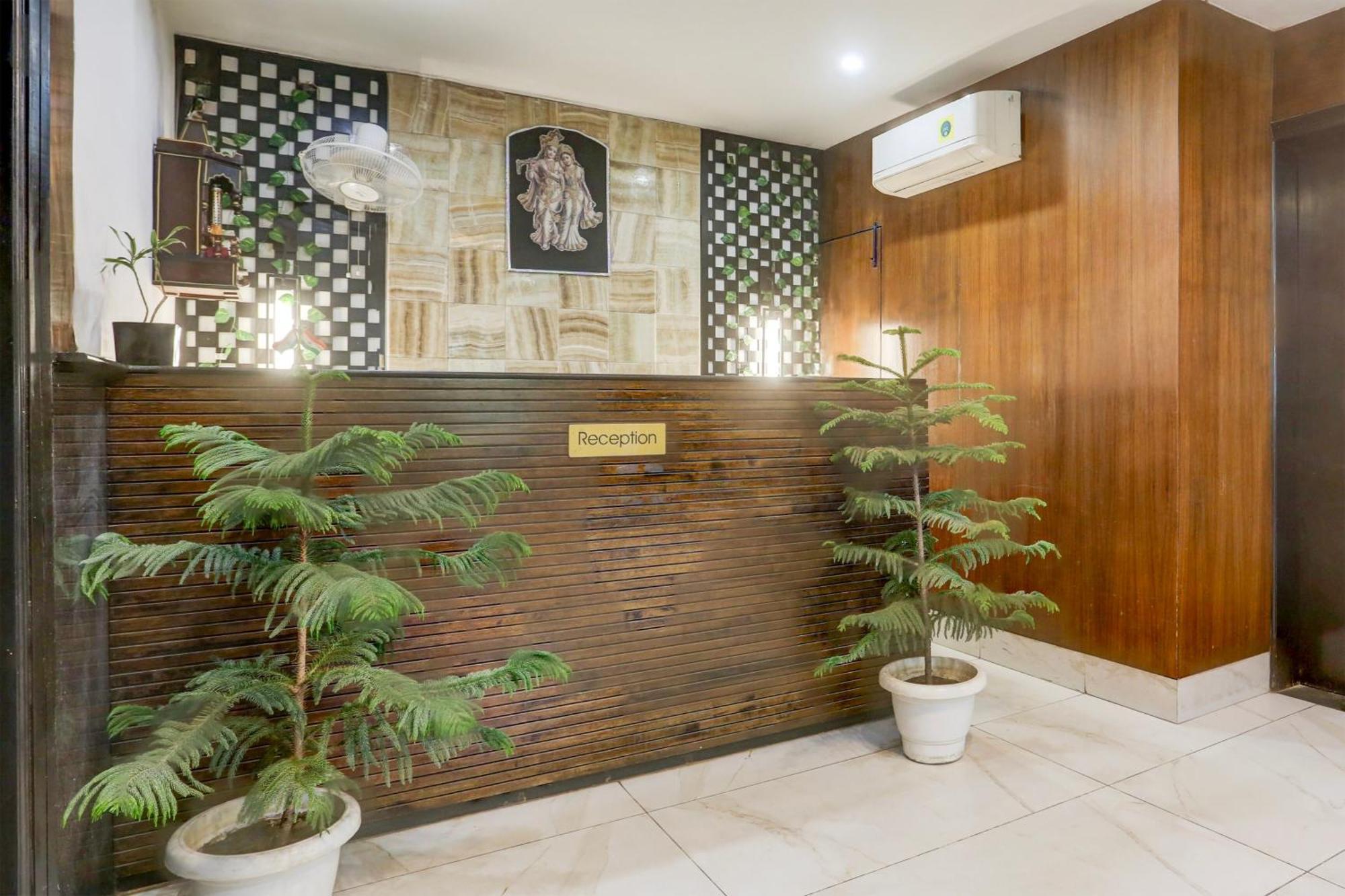 Super Townhouse Sushant Lok Phase 1 Formerly Hotel Neven Gurgaon Ngoại thất bức ảnh