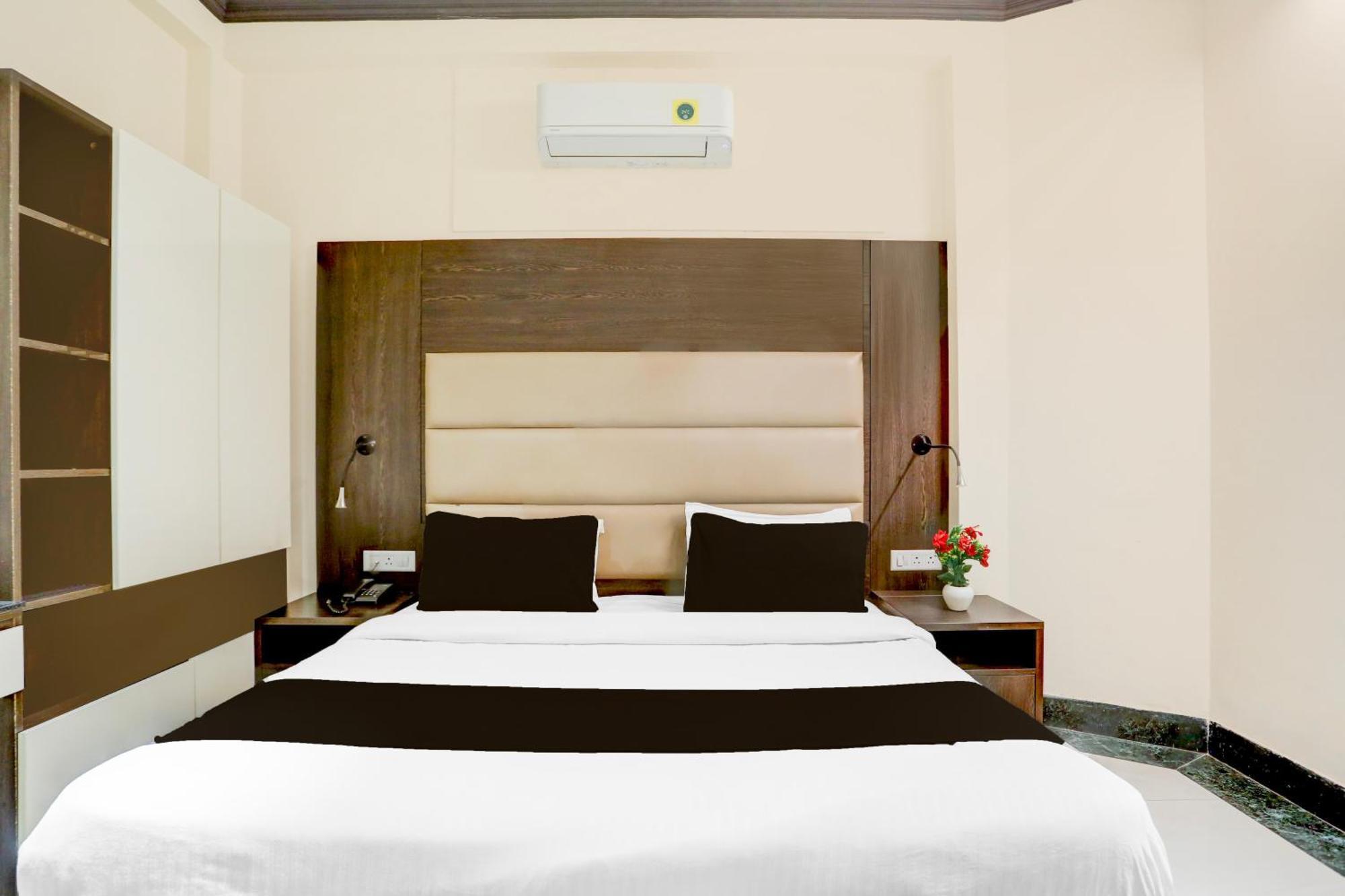 Super Townhouse Sushant Lok Phase 1 Formerly Hotel Neven Gurgaon Ngoại thất bức ảnh