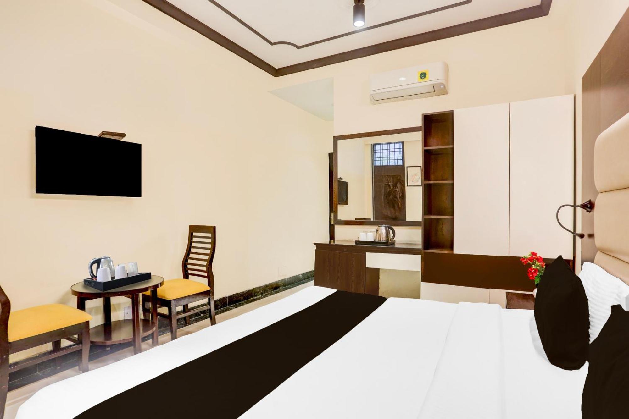 Super Townhouse Sushant Lok Phase 1 Formerly Hotel Neven Gurgaon Ngoại thất bức ảnh