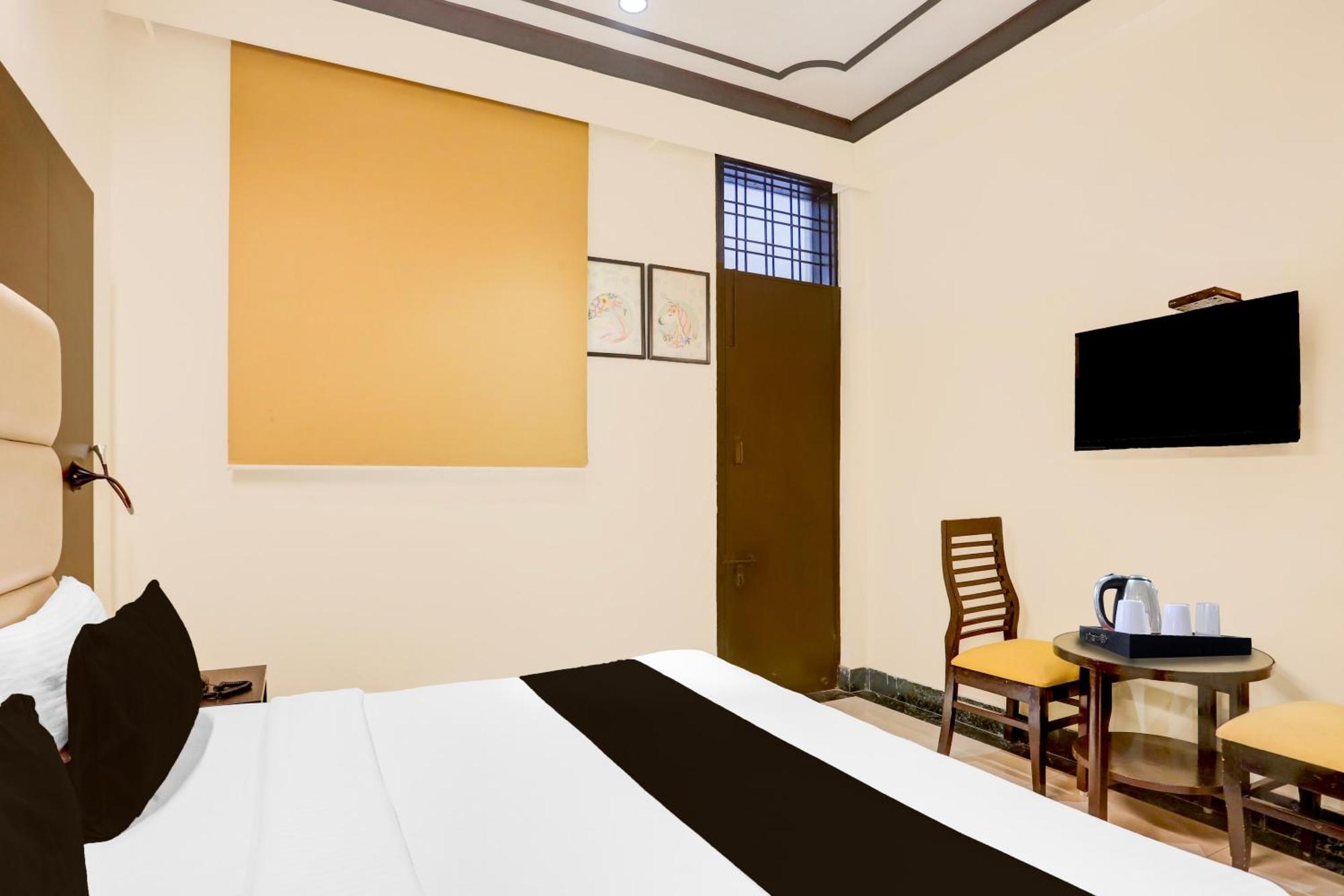 Super Townhouse Sushant Lok Phase 1 Formerly Hotel Neven Gurgaon Ngoại thất bức ảnh