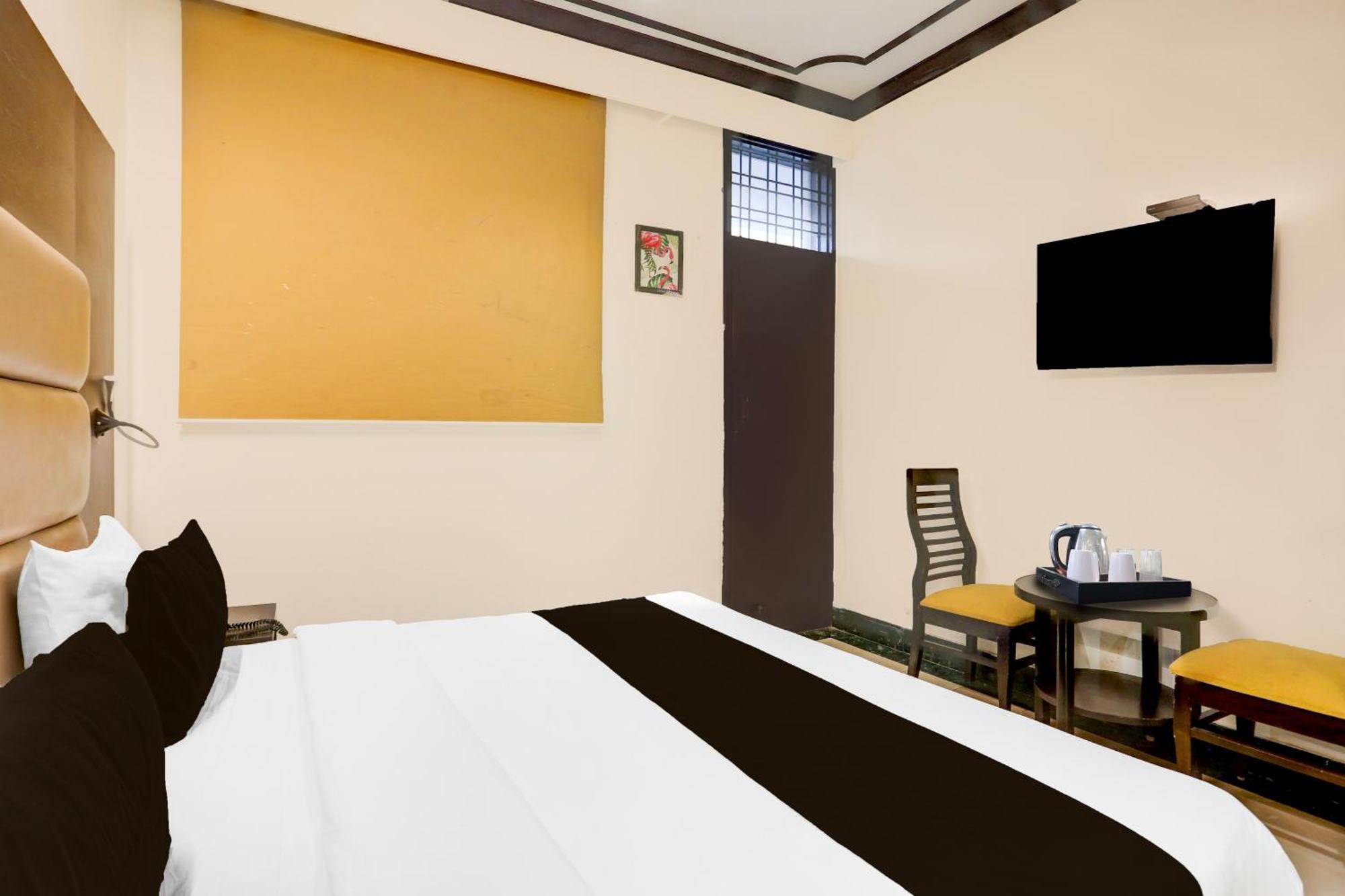 Super Townhouse Sushant Lok Phase 1 Formerly Hotel Neven Gurgaon Ngoại thất bức ảnh